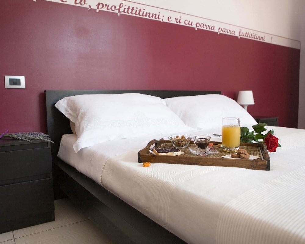 Double Room, 1 Queen Bed photo 1