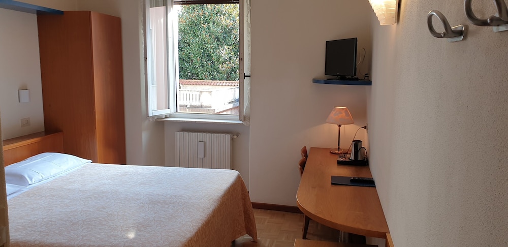Superior Double or Twin Room - Photo 2