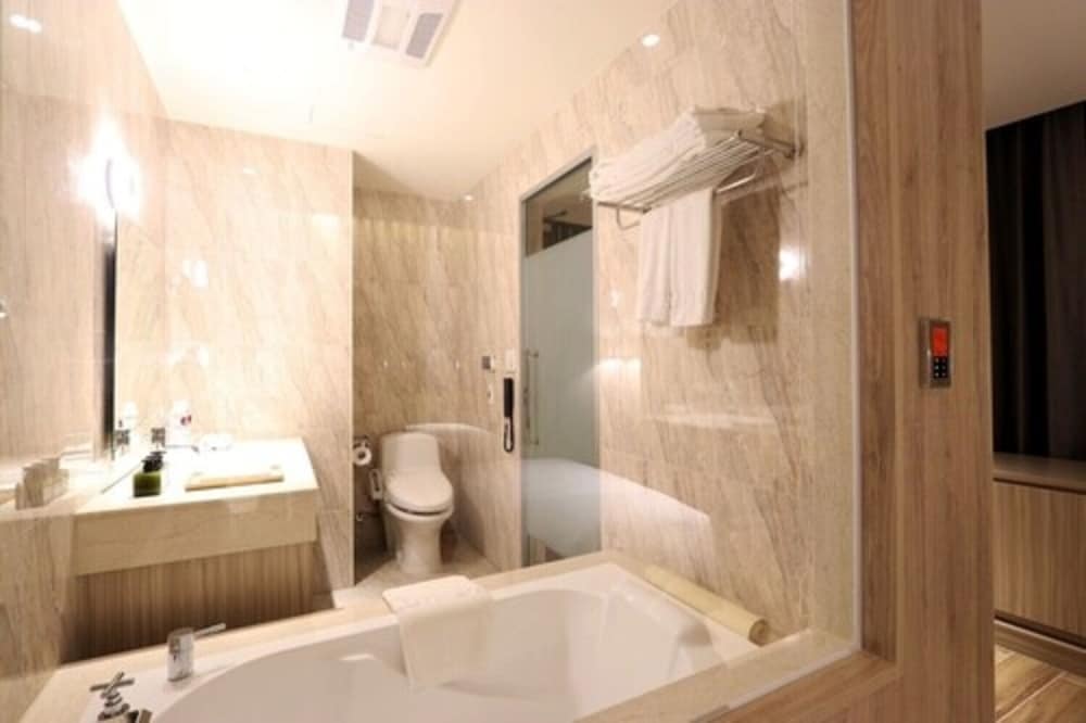 Standard Double Room, City View photo 3