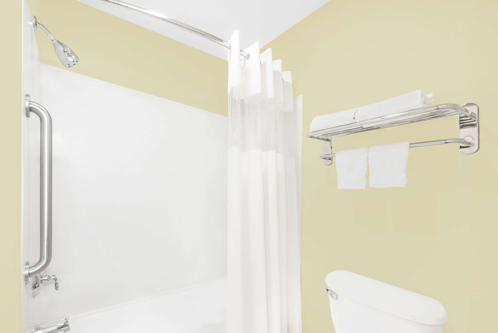 Suite, 2 Queen Beds - Photo 4