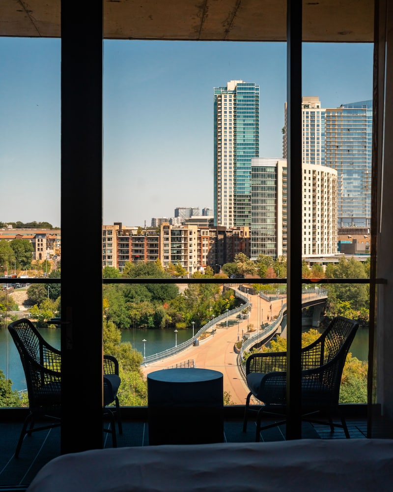 Lake View Premier Suite With Balcony - Photo 3