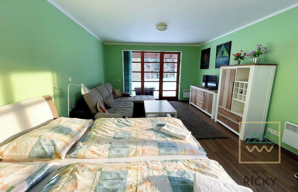 Classic Studio Suite photo 1