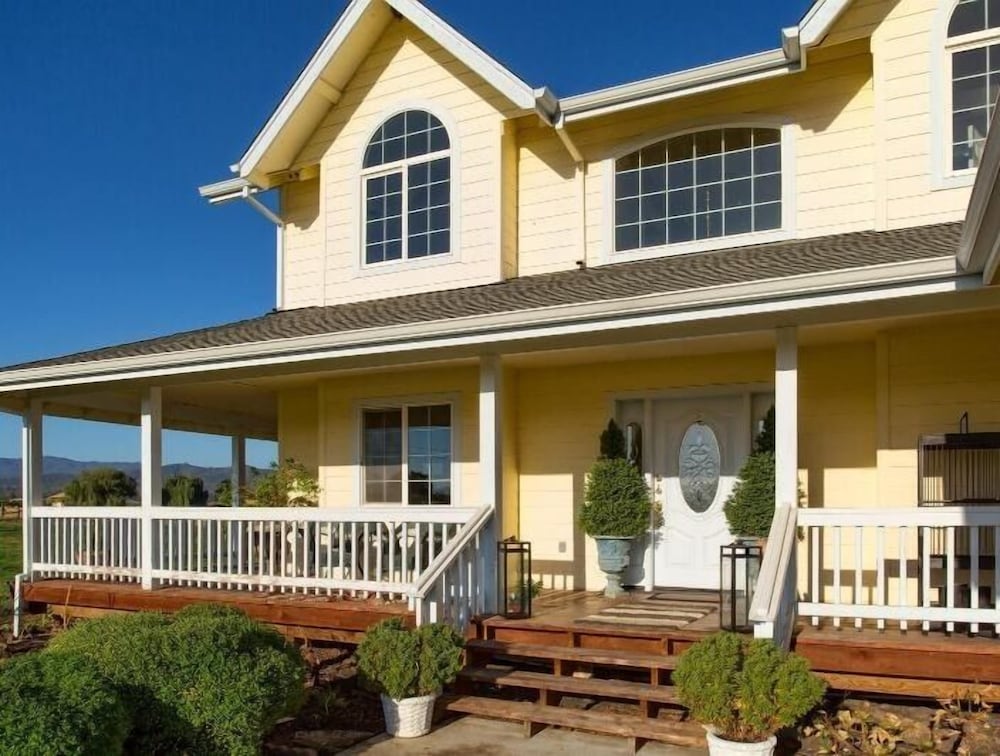 Three Bedroom House photo 2