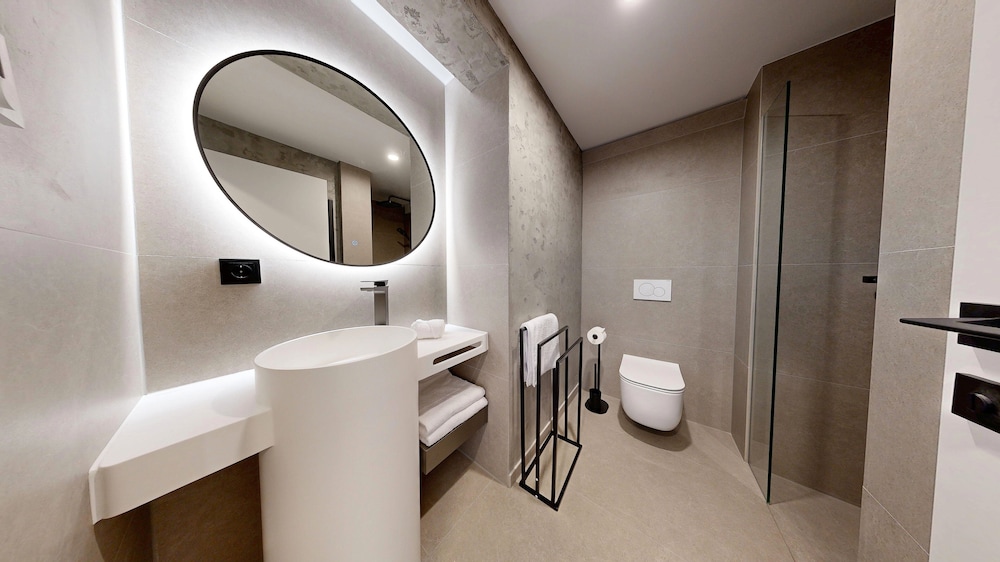 Signature Apartment, Mountain View photo 3