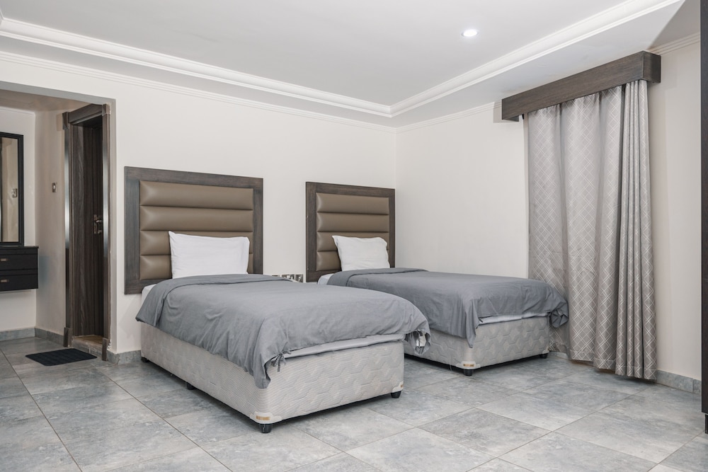 Basic Twin Room photo 1