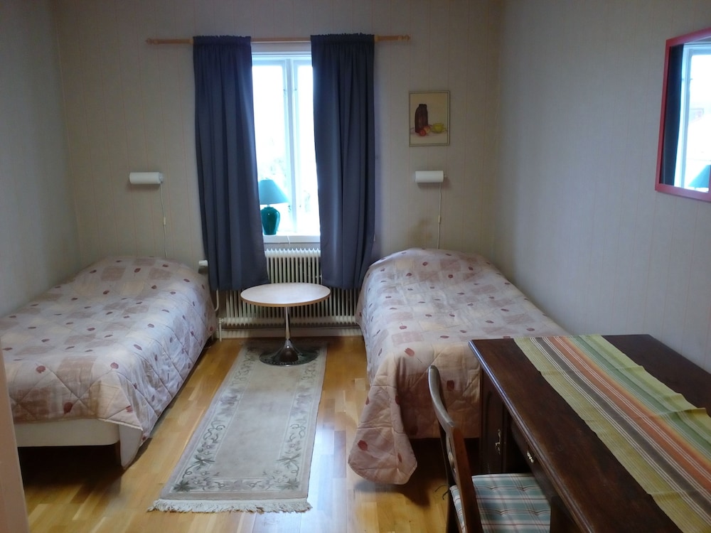 Double or Twin Room, Shared Bathroom photo 3