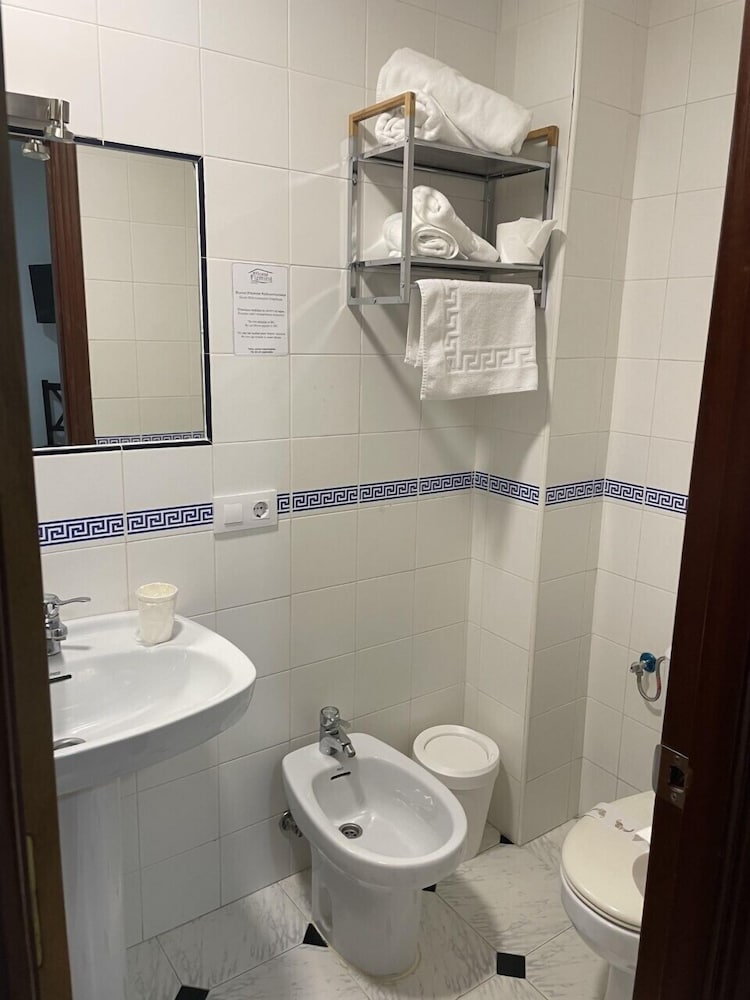 Basic Single Room photo 2