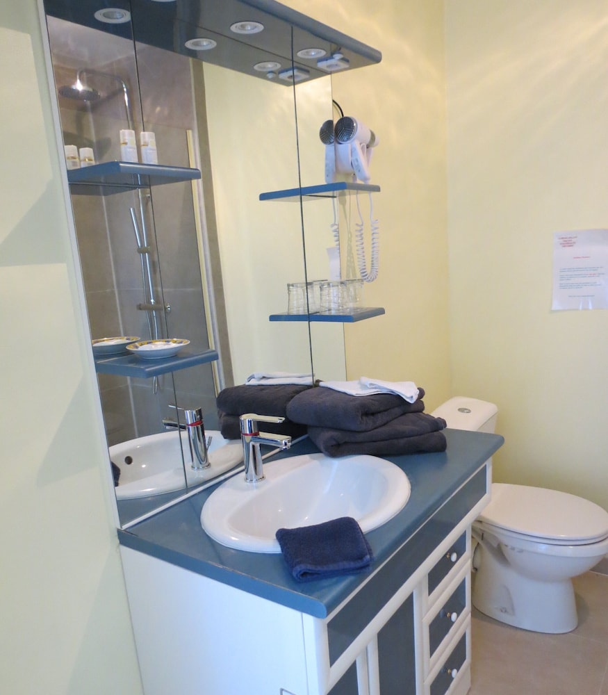 Triple Room, 3 Twin Beds, Balcony, Garden View photo 3