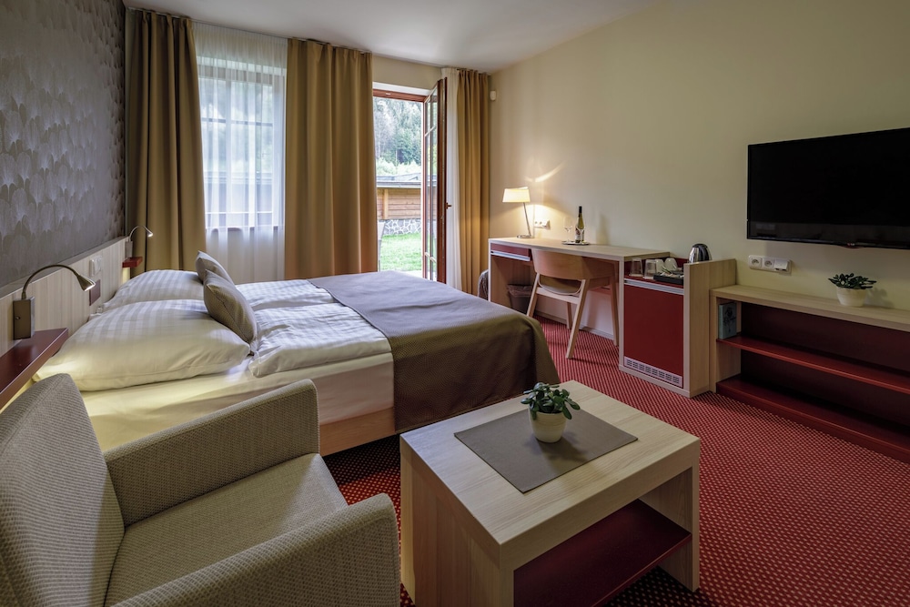 Comfort Room (Swimming pool access / dependence) photo 1