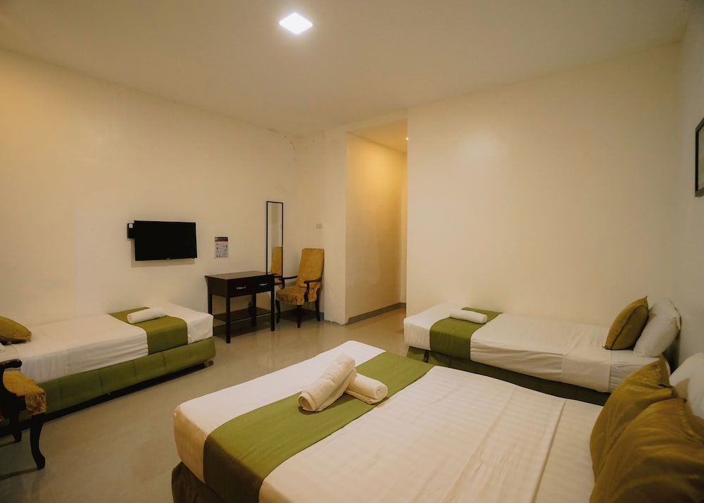 Family Room - Photo 10