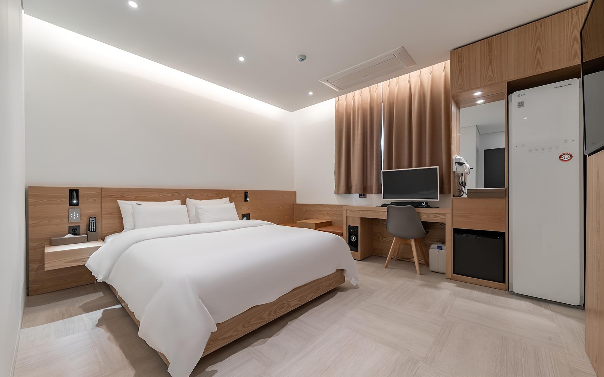 Room (Deluxe (Styler Smart TV High Performi) - Photo 1