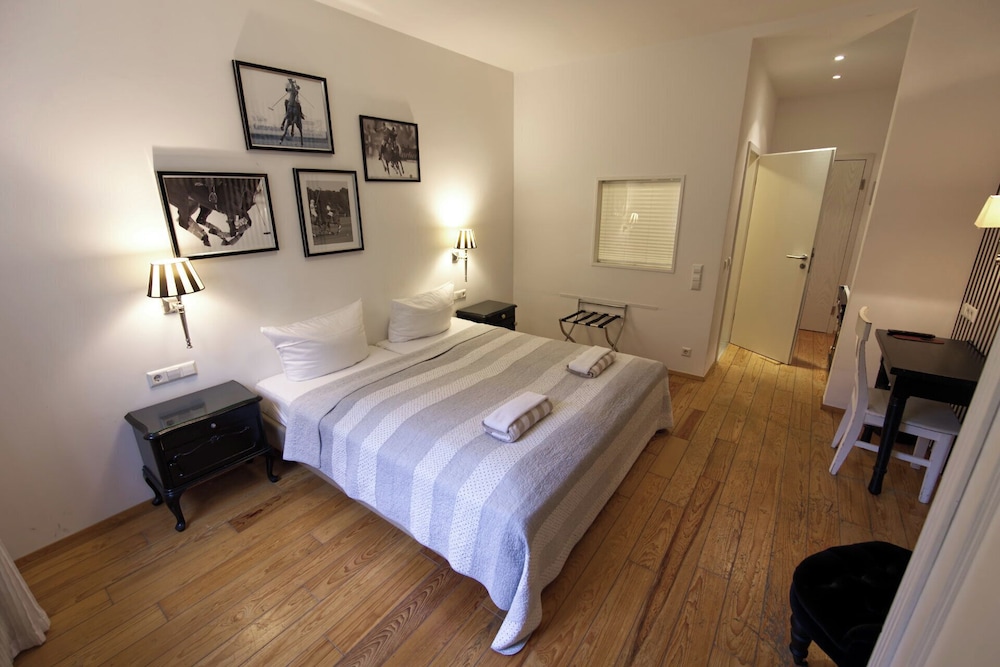 Classic Doppelzimmer zur Einzelnutzung in our Guesthouse photo 3