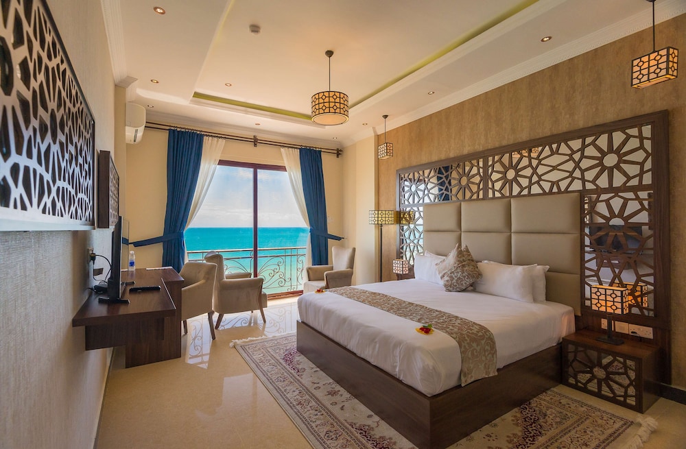 Suite, 2 Bedrooms, Kitchenette photo 1