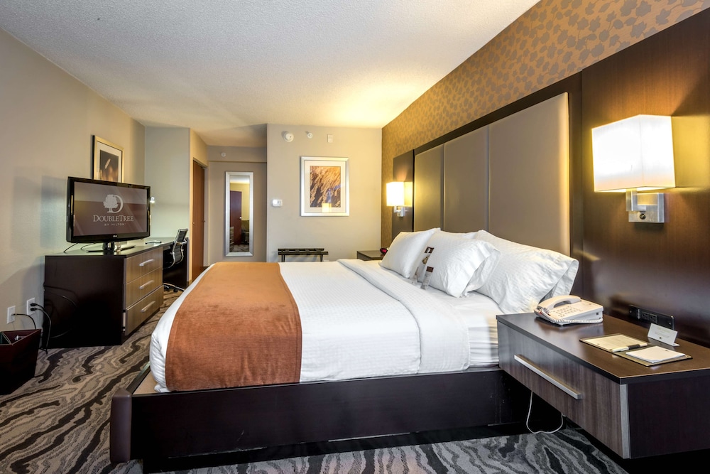 Presidential Suite, 1 King Bed, Non Smoking photo 3