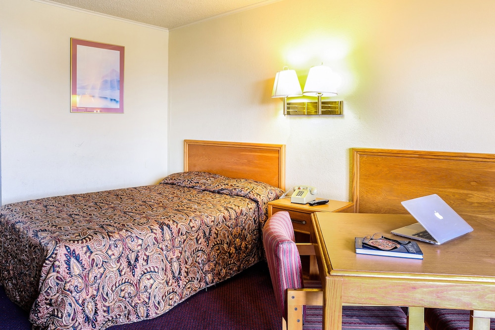 Standard Double Room, 1 Double Bed - Non Smoking photo 2