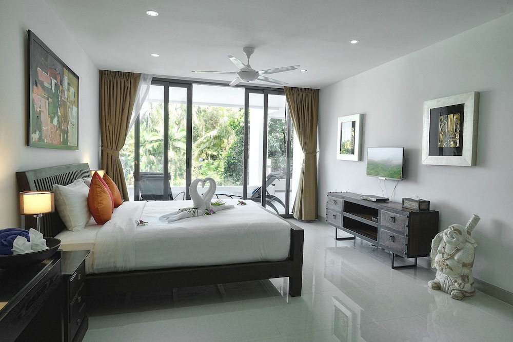 Luxury Apartment, 2 Bedrooms, Kitchenette, Partial Sea View