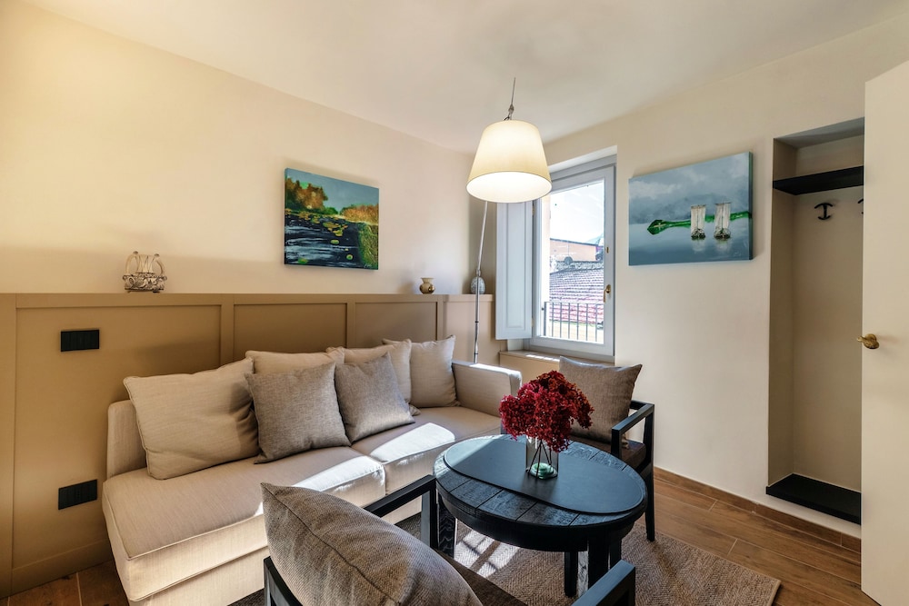 Apartment photo 2