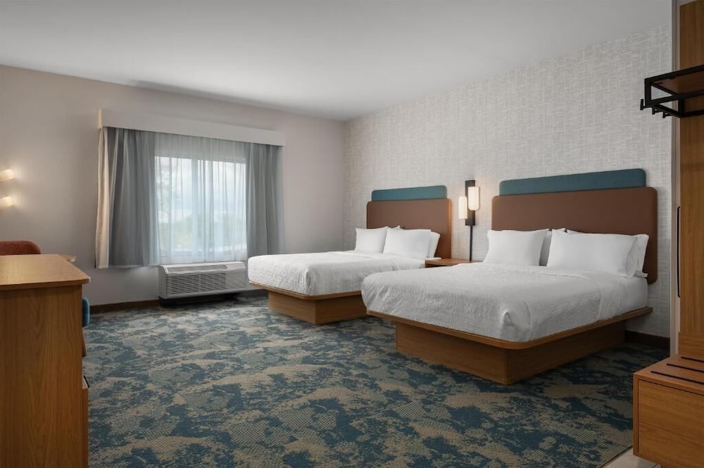 Room, 2 Queen Beds, Accessible, Bathtub (Mobility & Hearing, Water View) photo 2