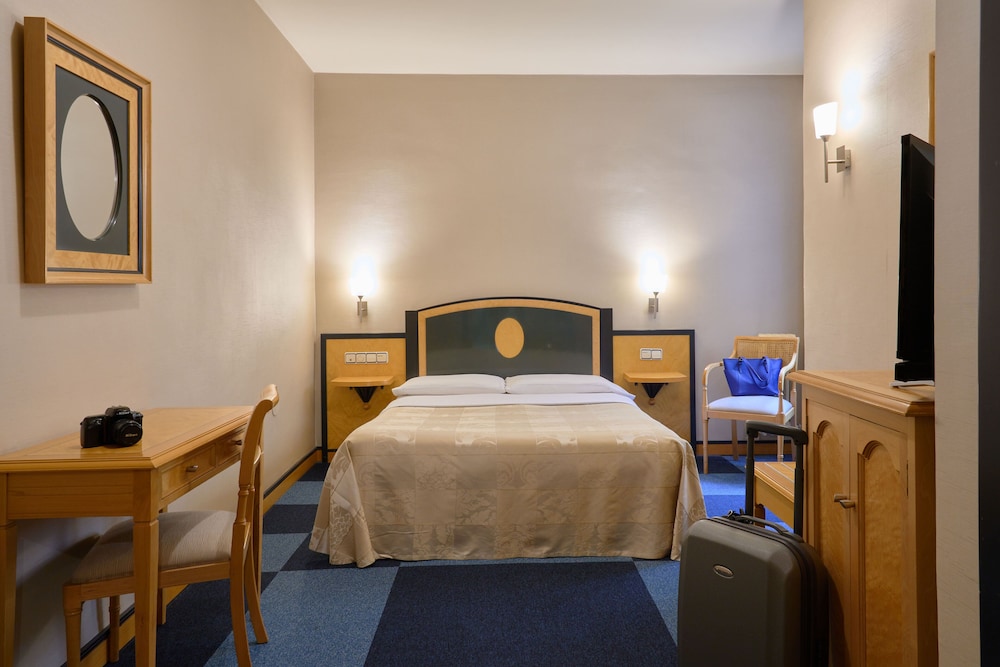 Double Room, 1 Double Bed - Photo 1