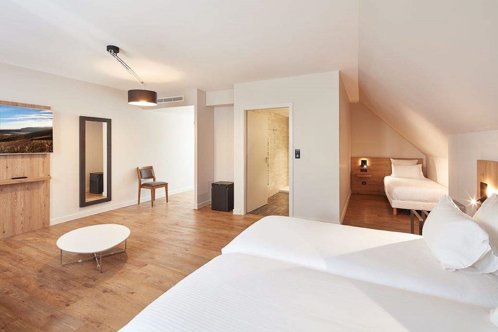 Family Room, Multiple Beds