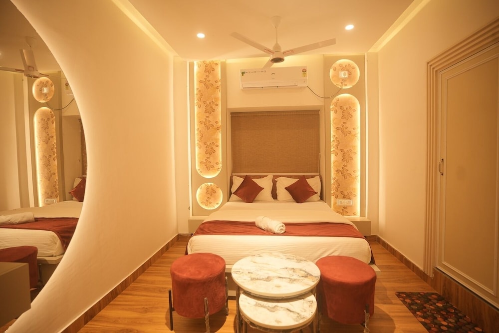 Standard Double Room, City View