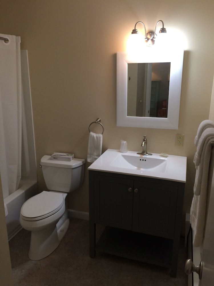 Double Room, 1 Queen Bed, Mountain View photo 2