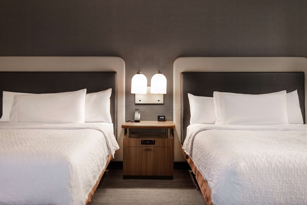 Suite, 2 Queen Beds, Accessible, Bathtub (Mobility & Hearing)