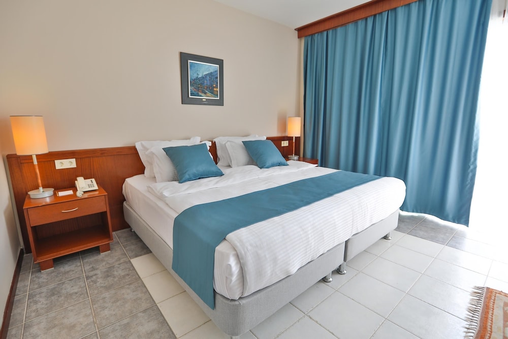 Deluxe Room, Sea View photo 3