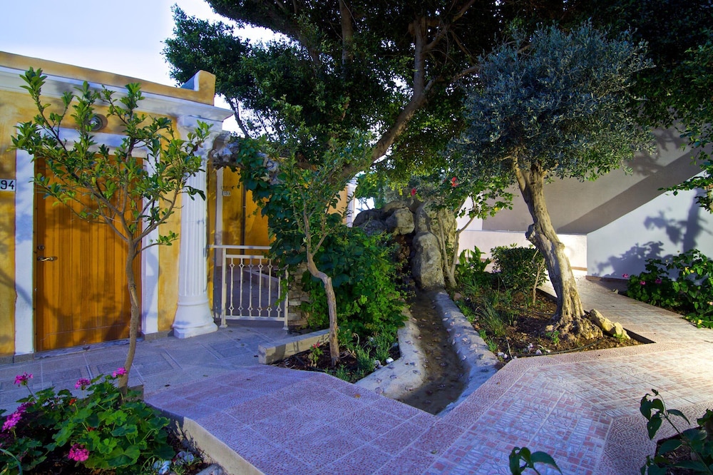 Superior Bungalow with Sea View - Photo 2