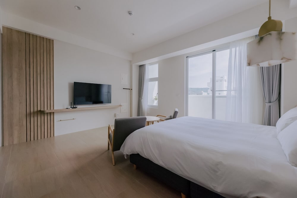 City Room photo 2