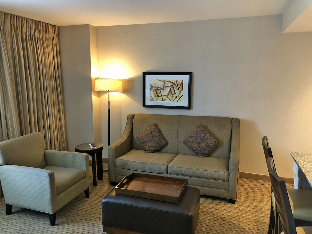 Suite, Accessible, Bathtub (2 Double Beds with Sofabed) - Photo 5