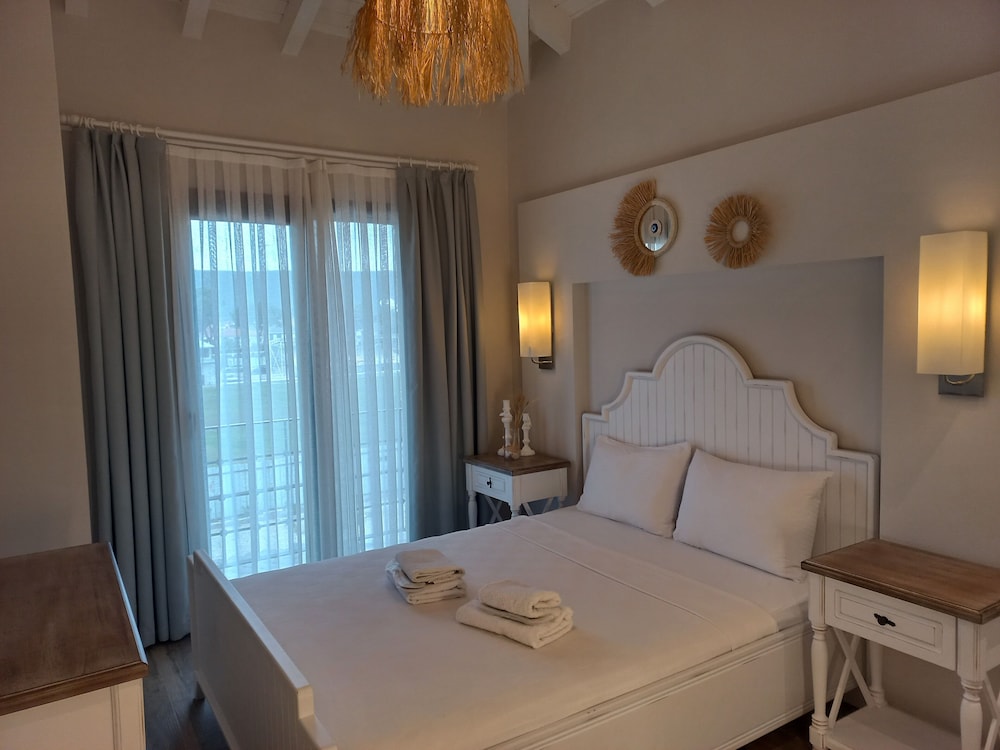 Deluxe Double Room - Photo 7