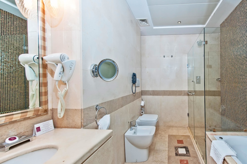 Standard Double Room - Photo 5