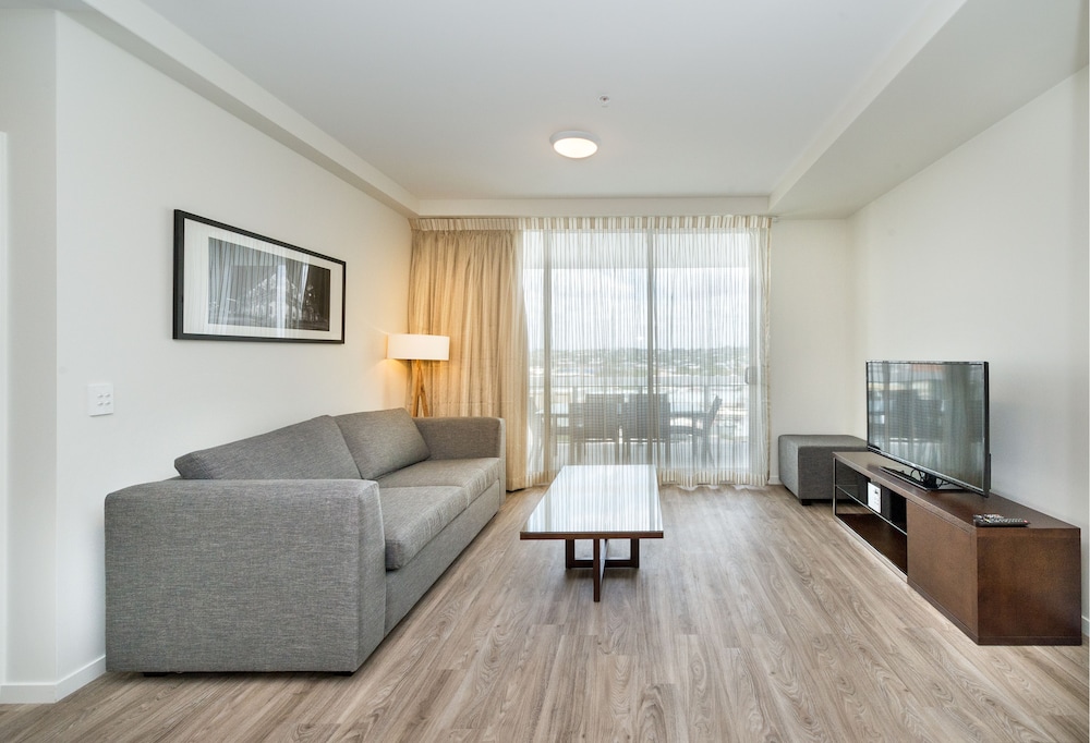 Two Bedroom Apartment, City View photo 3