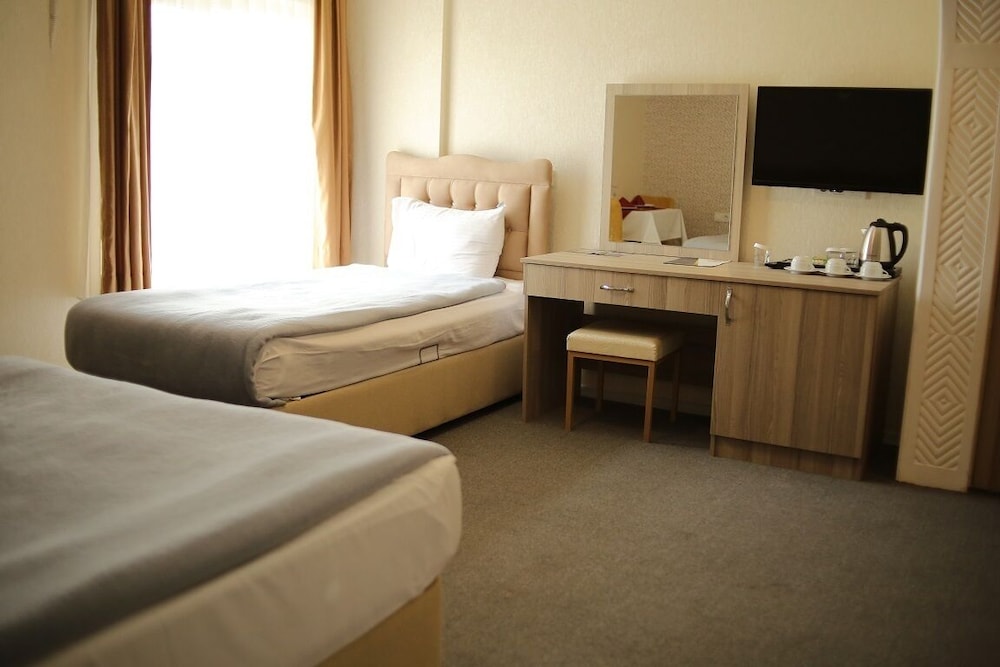 Standard Double Room, 1 Bedroom - Photo 5