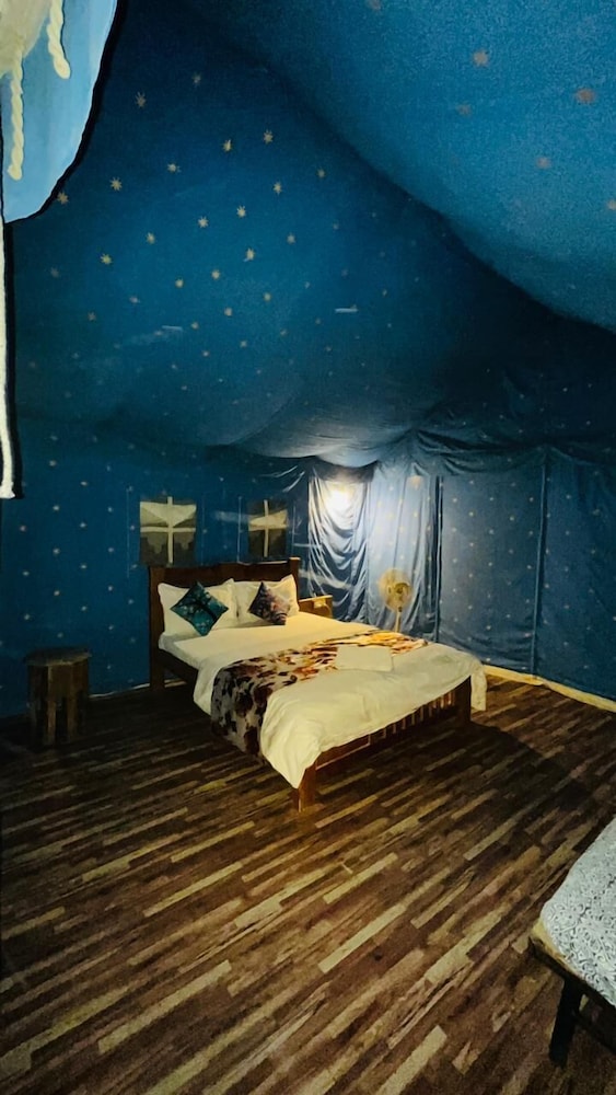 Deluxe Tent, Desert View