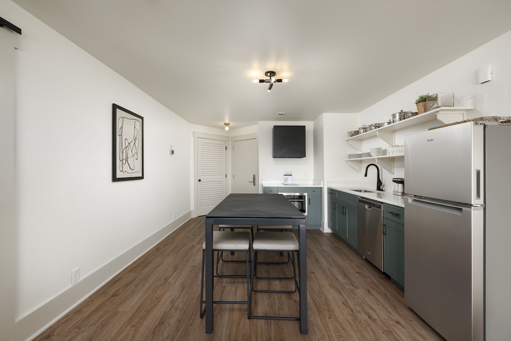 Premium Suite, 1 Bedroom - Photo 2
