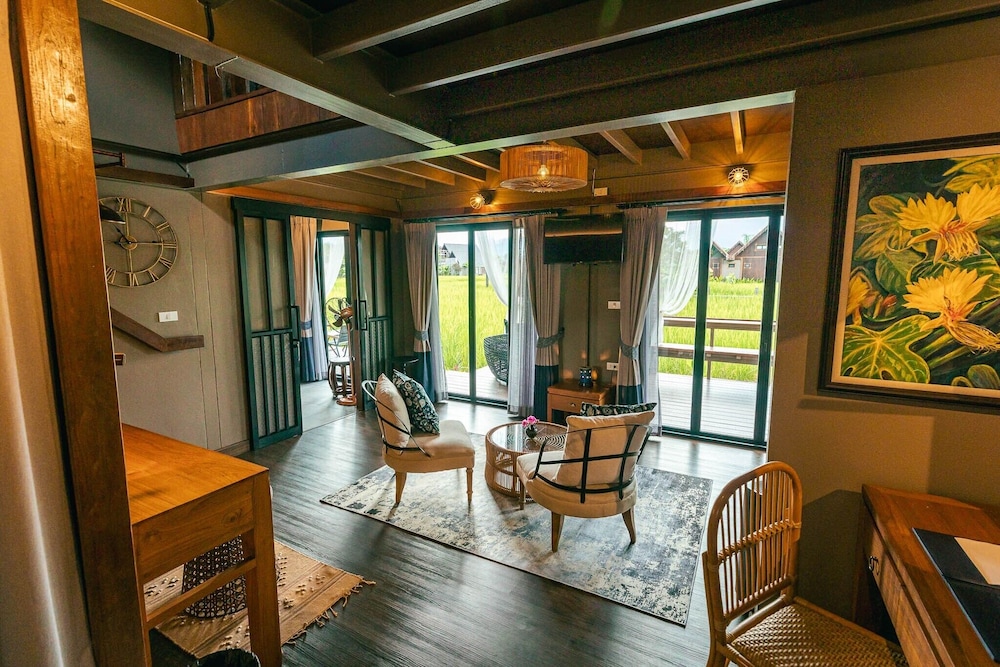 Premium Duplex - Photo 15