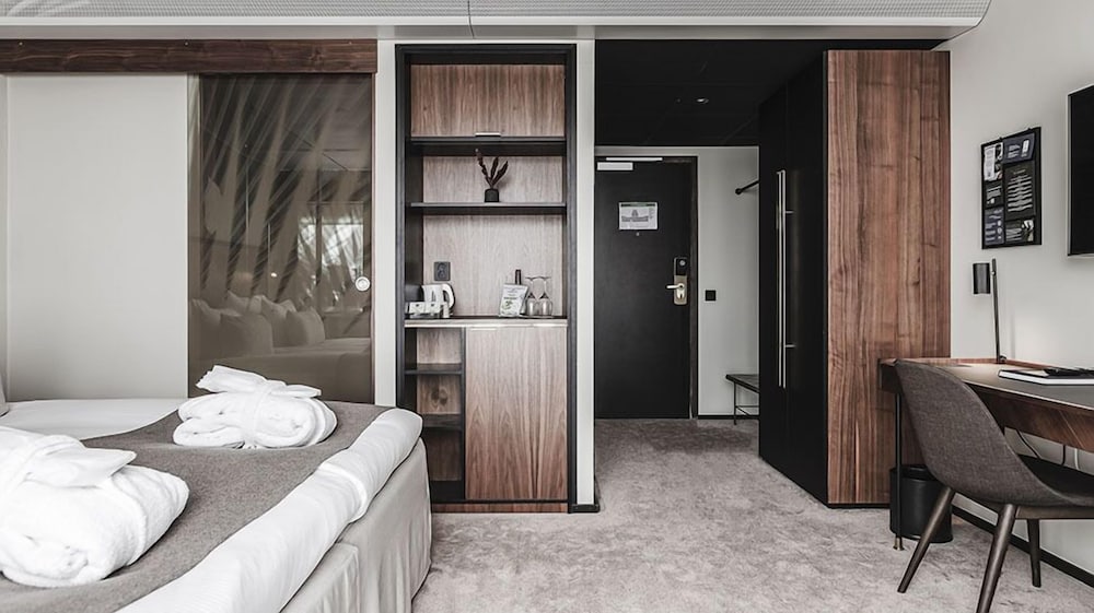 Deluxe Room, 1 King Bed, Non Smoking