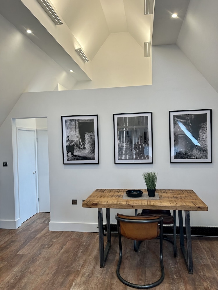 Apartment, Private Bathroom, Courtyard View (First floor apartment) - Photo 4