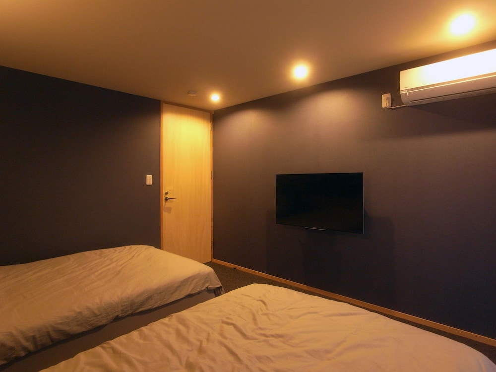 Room, Non Smoking, Private Bathroom (65 sqm) photo 1