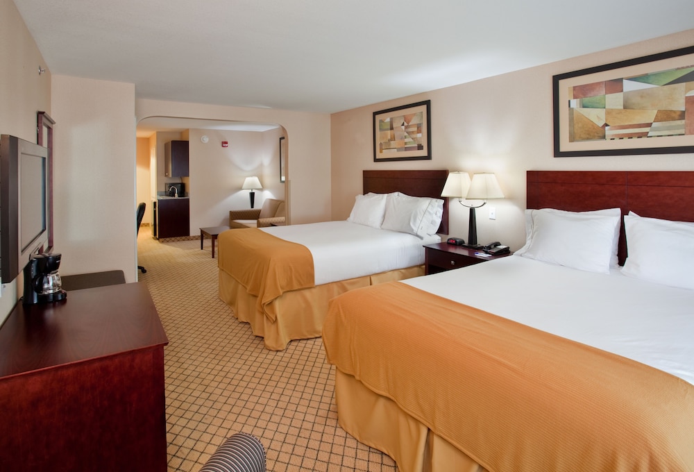 Suite, 2 Queen Beds, Accessible (Communications) - Photo 2