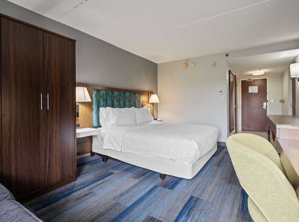 Room, 1 King Bed, Accessible, Non Smoking - Photo 3