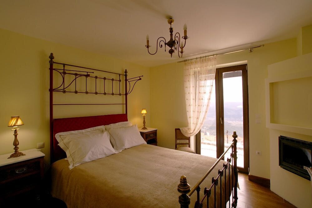 Suite, Fireplace photo 1