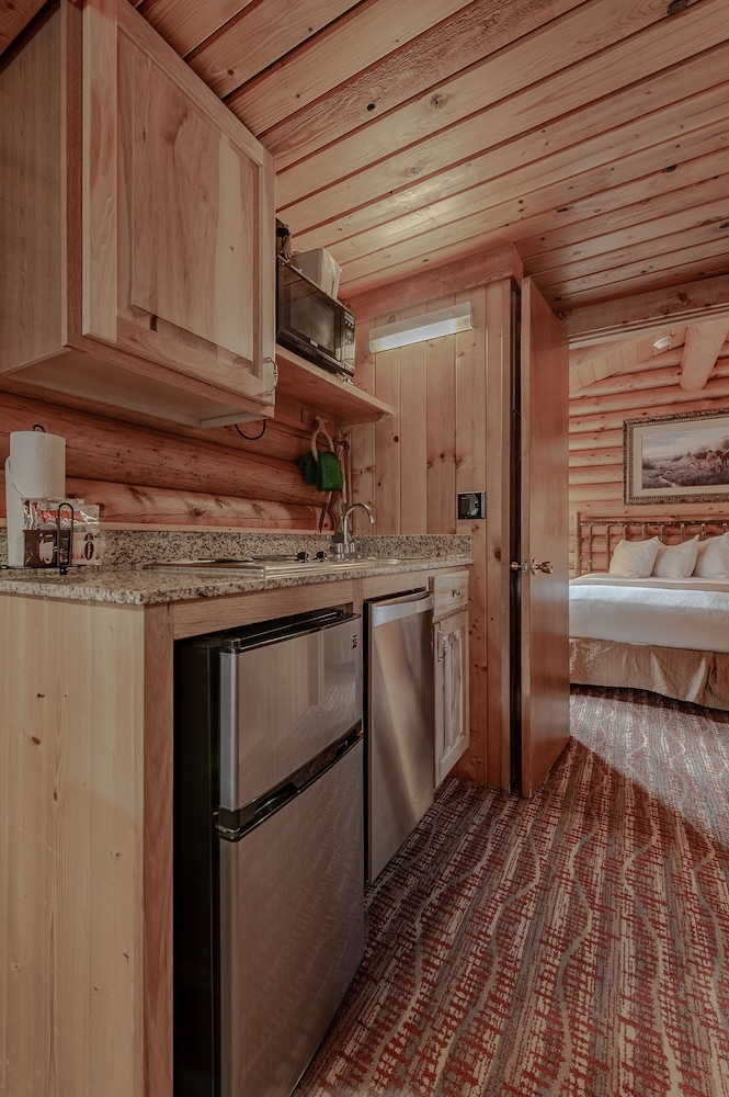 Deluxe Cabin, 1 King Bed with Sofa bed photo 2