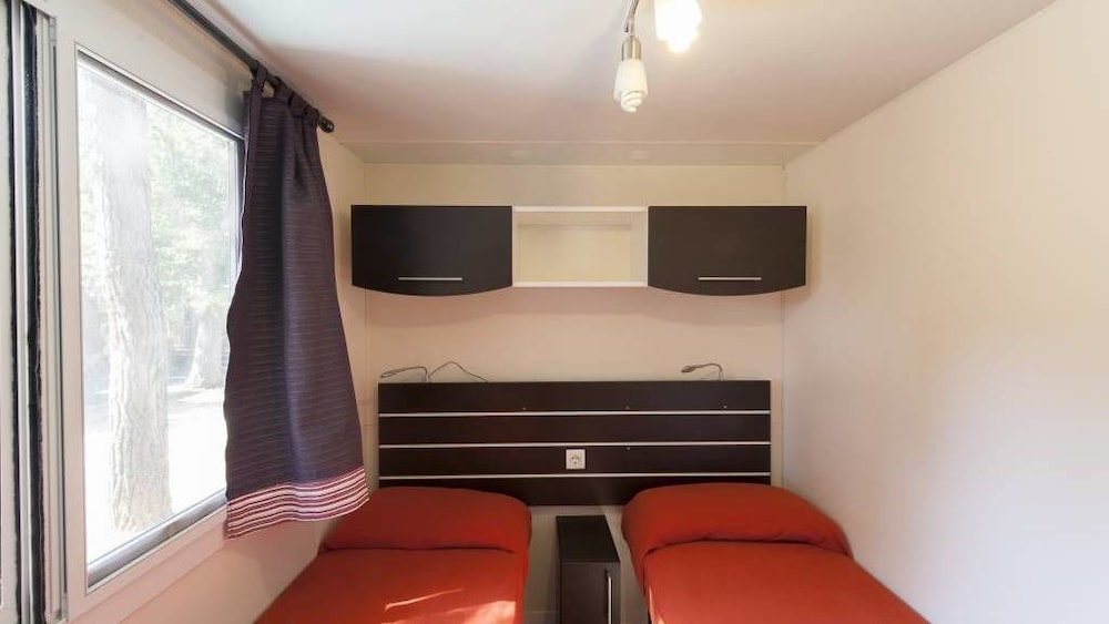 Mobile Home, 3 Bedrooms photo 3