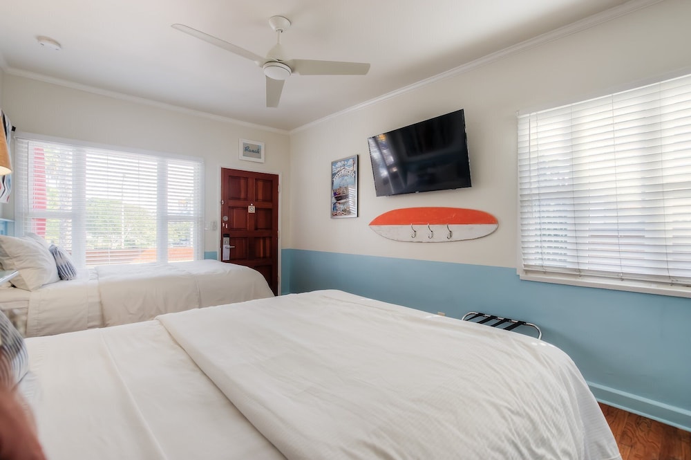 Double Room, 2 Queen Beds photo 2