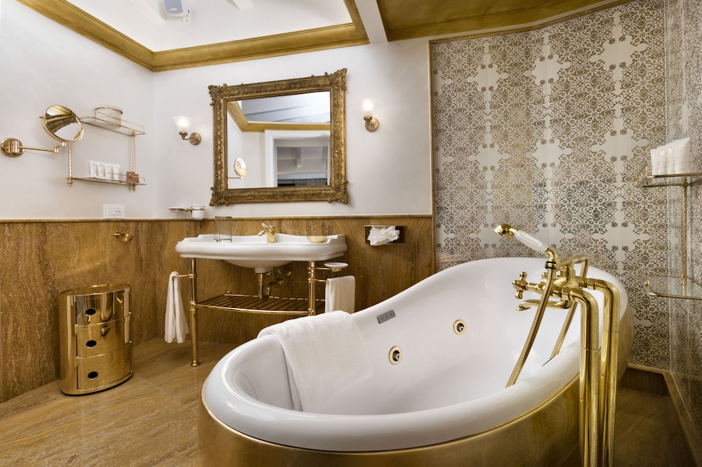 Signature Suite, Sea View - Photo 9