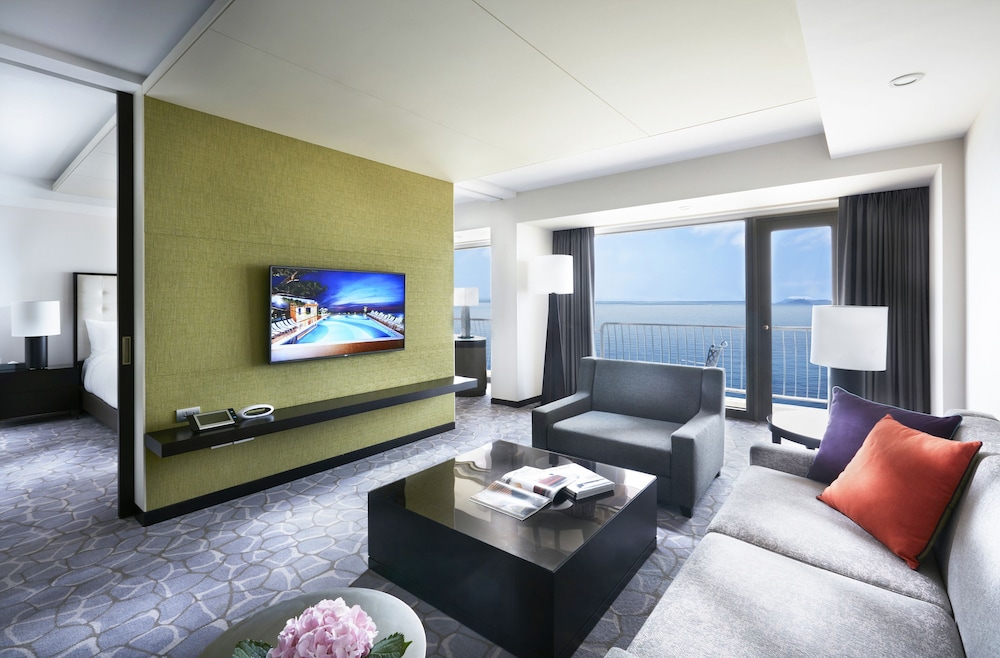 Junior Suite, Sea View (Main Building, Lounge Acc) - Photo 1