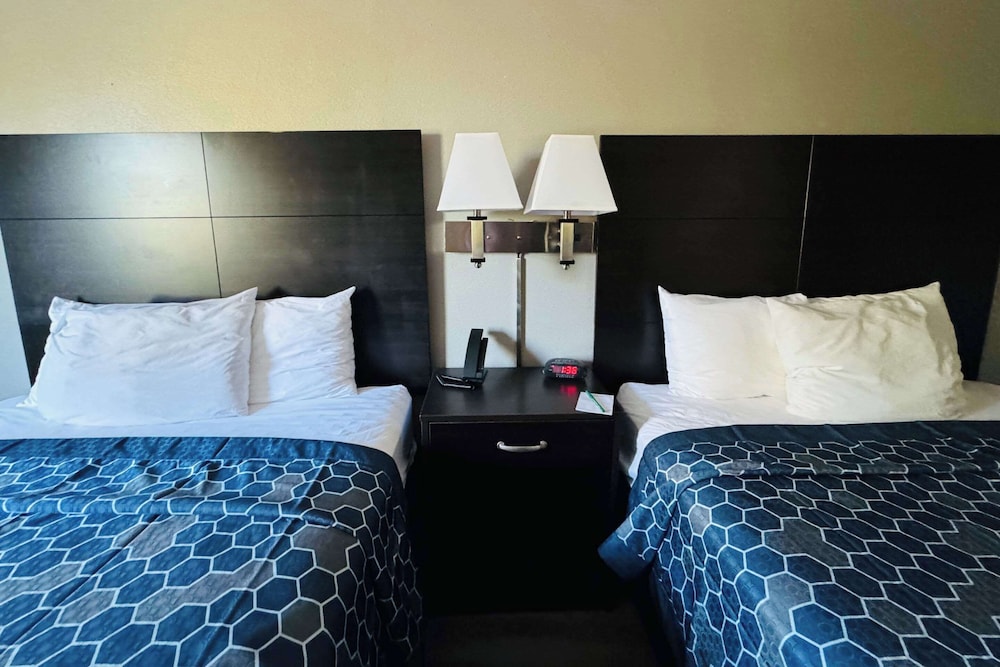 Room, 2 Queen Beds, Accessible, Non Smoking - Photo 3
